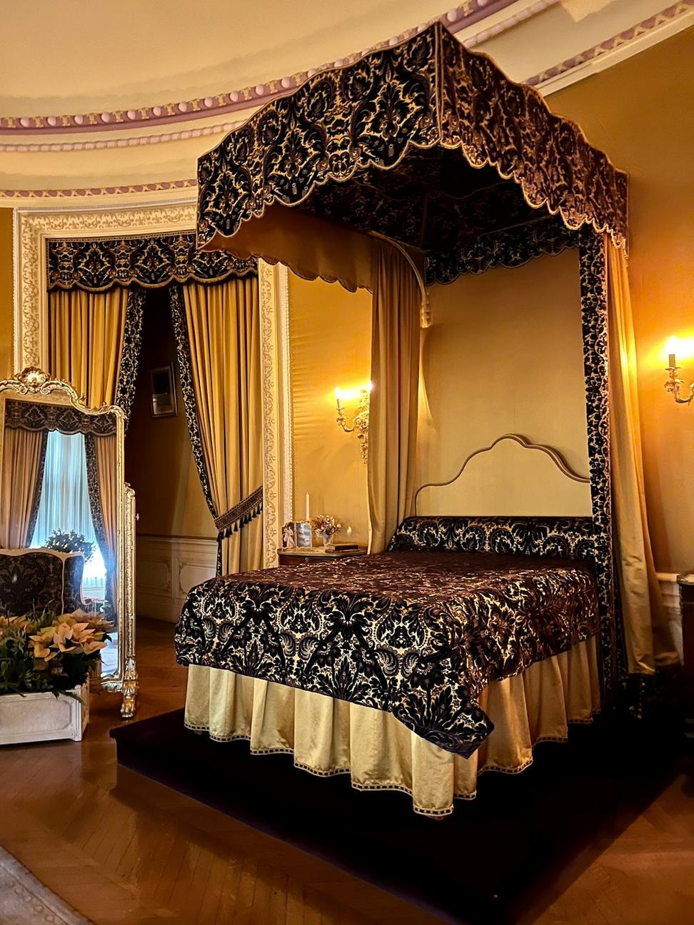 Luxury Hotel Room